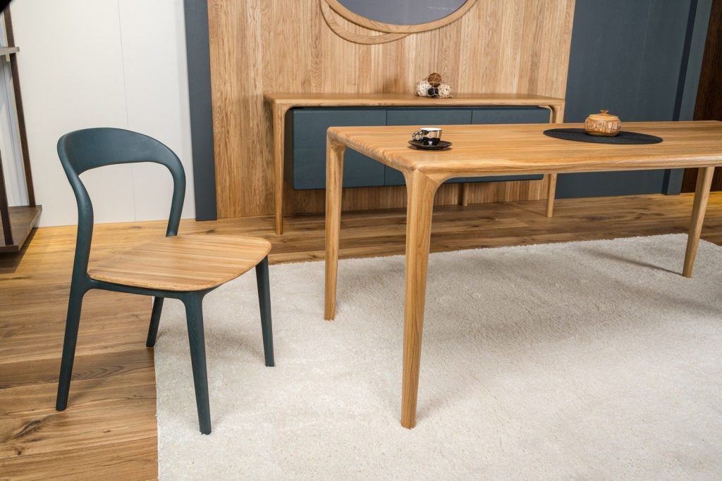 stol milina iz massiva duba